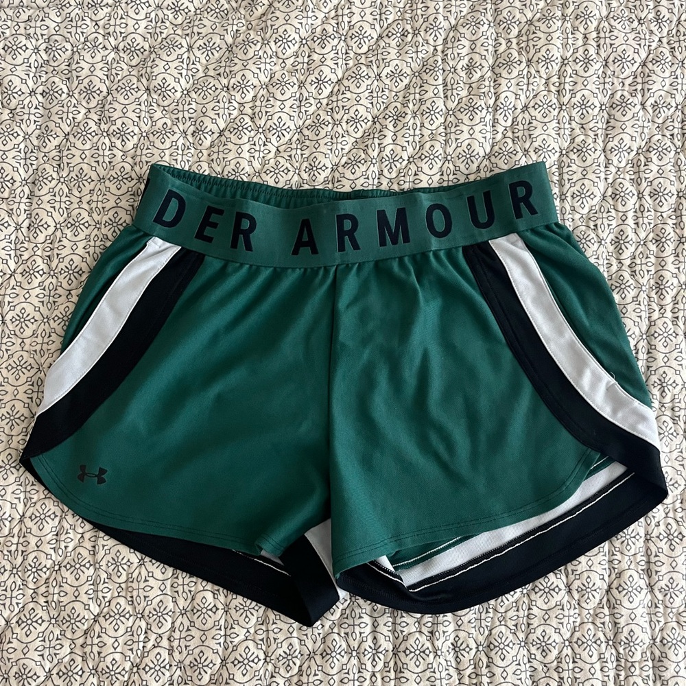 Under Armour Green and Black Athletic Shorts Moisture-Wicking Design